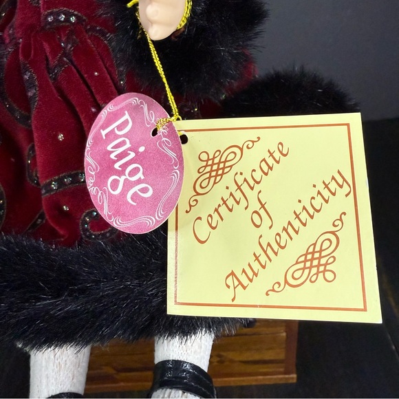 Collectors Choice PAIGE Windup Musical Porcelain Doll DanDee - Picture 15 of 16